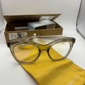 TBC Eyewear Stylish Glasses blue light with case The book club
